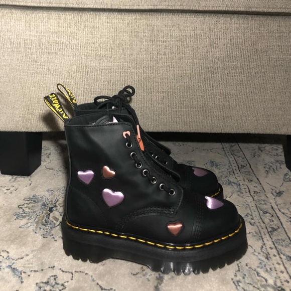 Dr. Martens Sinclair Heart Platform Boot - Picture 6 of 11